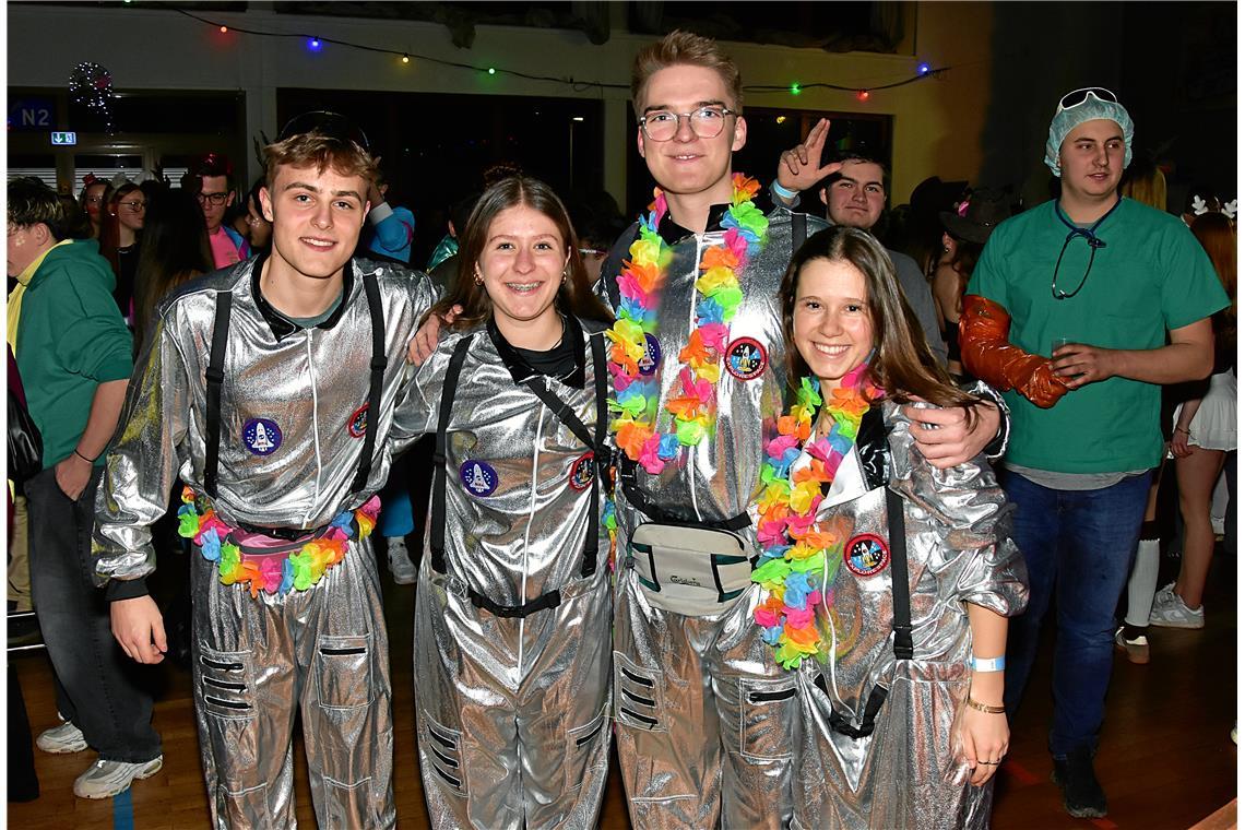 Die legendäre Blau-Weiß-Party des TV Sulzbach/Murr in der Festhalle. Eine ausgel...