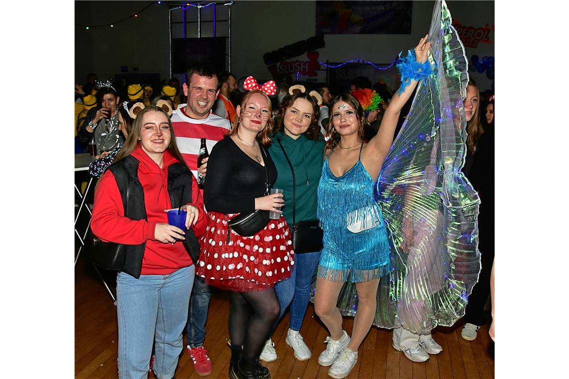 Die legendäre Blau-Weiß-Party des TV Sulzbach/Murr in der Festhalle. Eine ausgel...