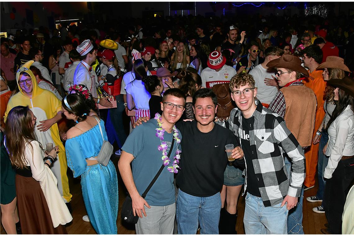 Die legendäre Blau-Weiß-Party des TV Sulzbach/Murr in der Festhalle. Eine ausgel...