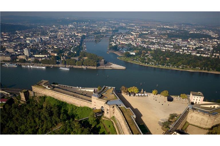 Die Leiche der Frau wurde unterhalb der Festung gefunden. (Symbolbild)