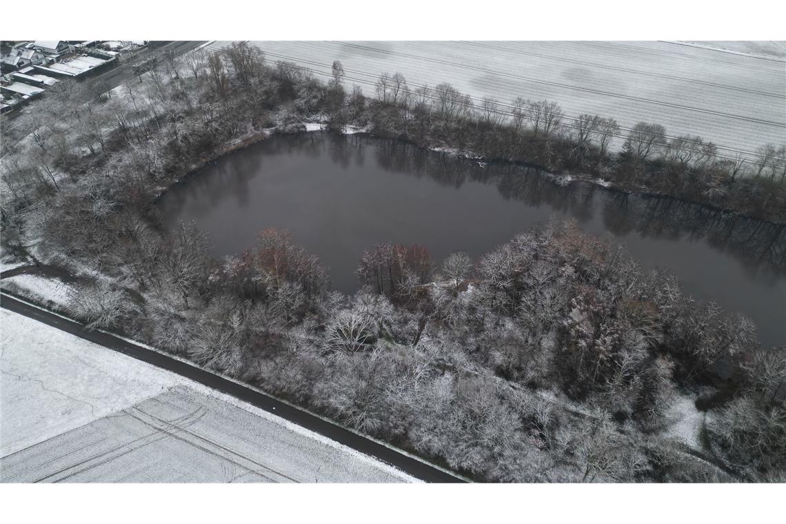 Jugendlicher tot an See gefunden - Mordkommission ermittelt