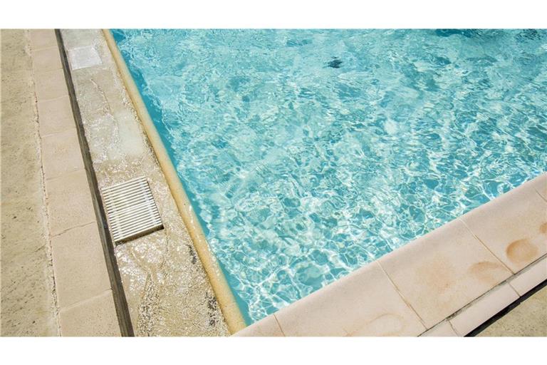 Die Leichen der beiden Kinder wurden in einem privaten Pool entdeckt. (Symbolbild)
