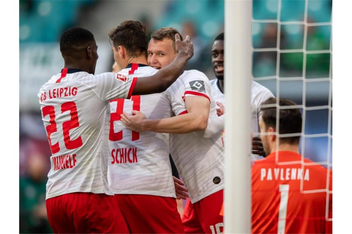 Leipziger Vorfreude auf die Spurs: „Weltklasse besetzt“ Die Leipziger siegten locker gegen Werder Bremen. Foto: Robert Michael/dpa