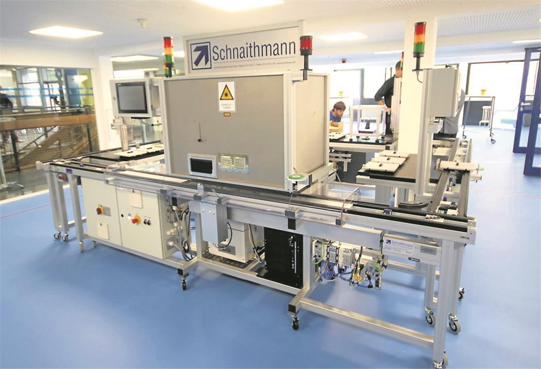 Industrie 4.0 zum Anfassen und Lernen Die Lernfabrik 4.0 soll in Zukunft noch weiter digitalisiert werden. Fotos: C. Riekert