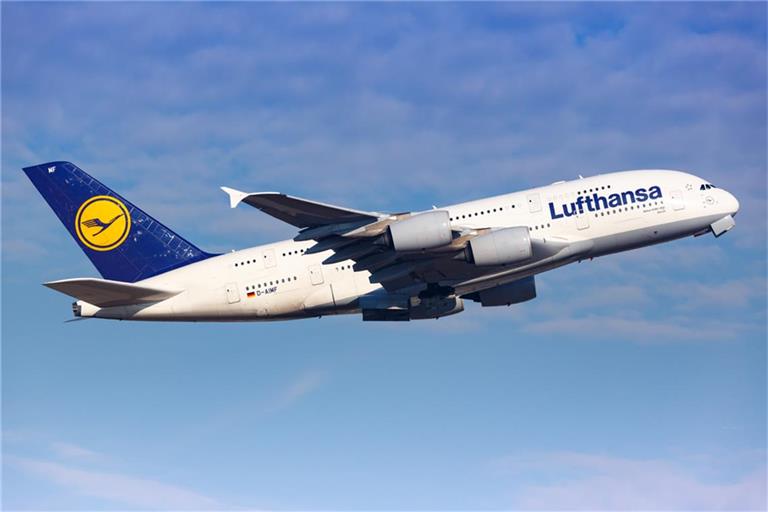 Die Lufthansa-Aktie notiert zum Wochenbeginn bei rund 7,90 Euro. Anleger blicken gespannt auf den Kapitalmarkttag in München und die neuesten Ankündigungen des Konzerns.