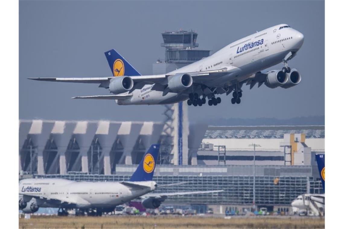 Die Lufthansa hat sich Konzernchef Spohr zufolge auf das mögliche Scheitern des Rettungsplans vorbereitet. Foto: Boris Roessler/dpa