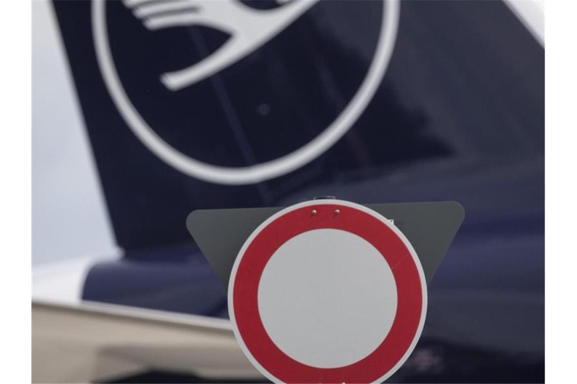 Lufthansa wartet auf Staatshilfe Die Lufthansa ist durch die Corona-Pandemie in massive finanzielle Schwierigkeiten geraten. Foto: Boris Roessler/dpa/Boris Roessler/dpa
