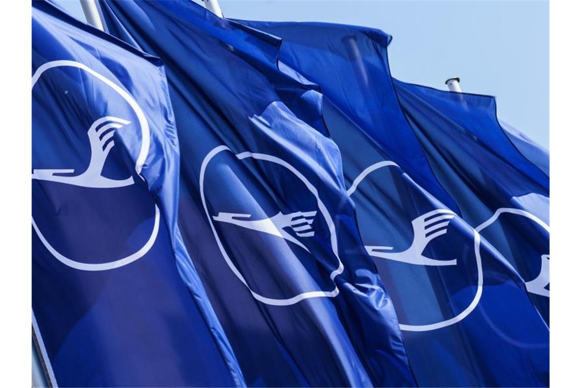 Keine Einigung mit Piloten: Lufthansa prüft neue Airline Die Lufthansa prüft eine neue Airline. Foto: Andreas Arnold/dpa