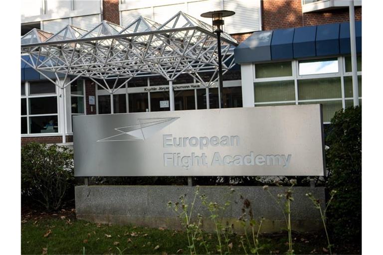 Die Lufthansa schließt die praktische Ausbildung an der Verkehrsfliegerschule Bremen. Foto: Sina Schuldt/dpa
