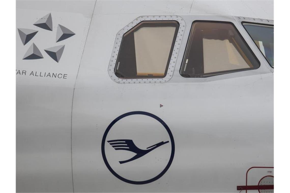 Lufthansa will mehr Flüge anbieten Die Lufthansa will ihr Flugangebot ab Juni wieder erweitern. Foto: Boris Roessler/dpa