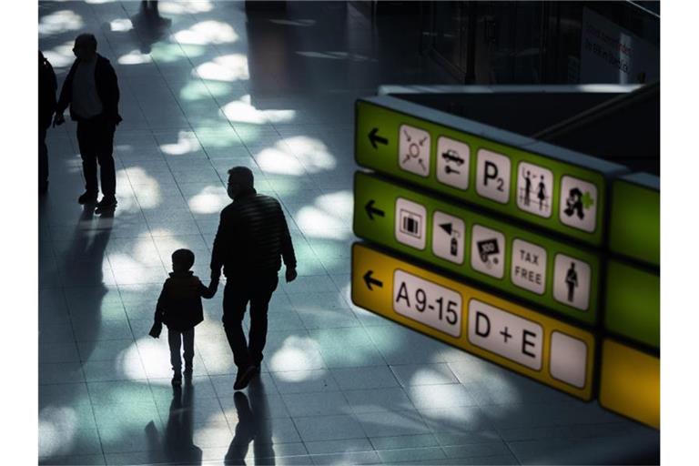 Die Luftverkehrsbranche leidet besonders unter der Corona-Krise. Foto: Christoph Soeder/dpa