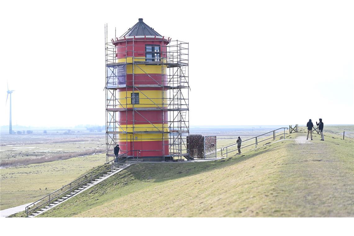 Die Malerarbeiten werden von der Deichacht Krummhörn übernommen.