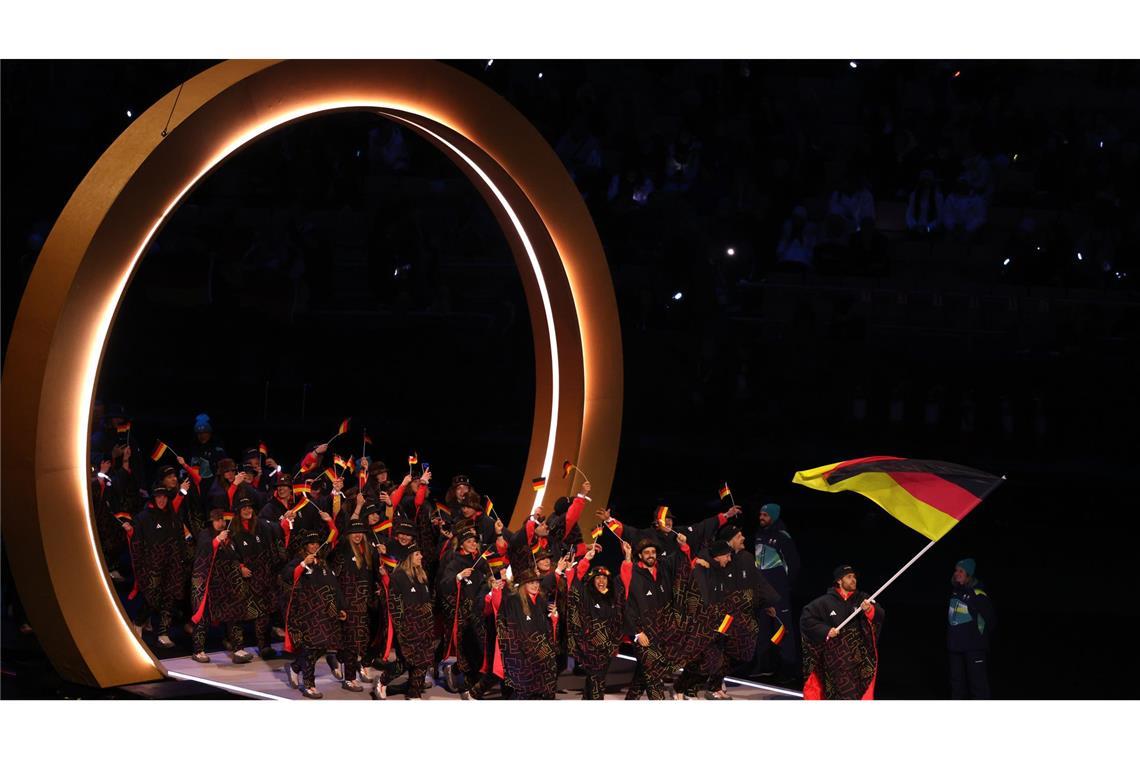 Die Mannschaft aus Deutschland wird von Fahnenträger Leon Draisaitl (Eishockey) angeführt.