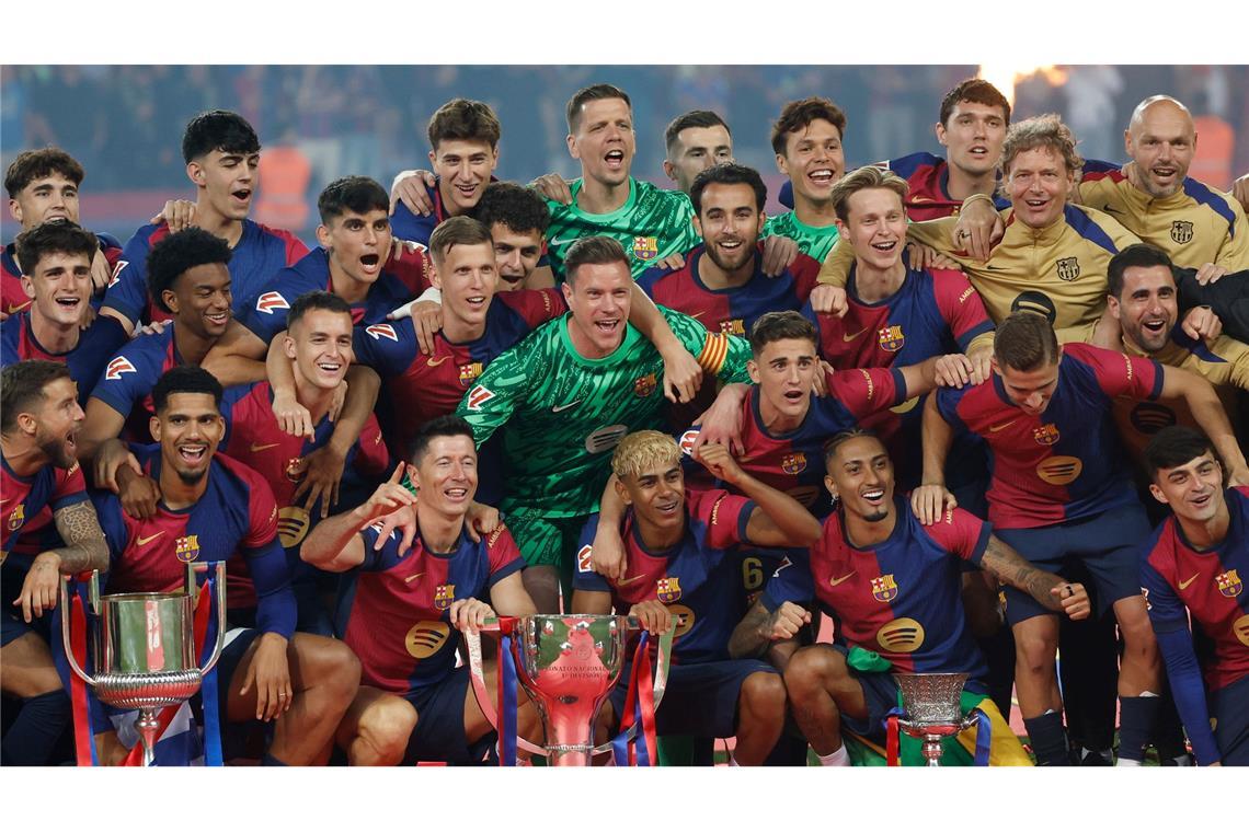 Bilder des Tages Die Mannschaft des FC Barcelona feiern den Gewinn der La Liga in Spanien.
