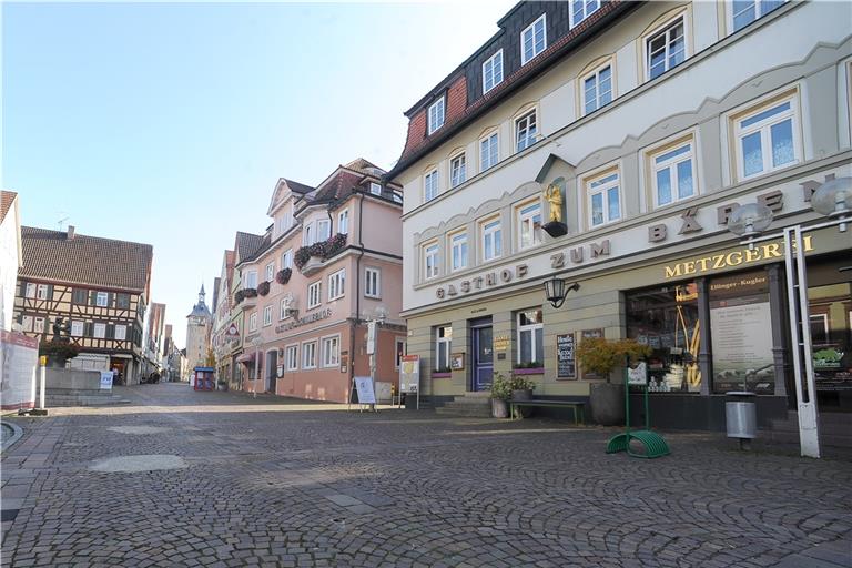 Die Marbacher Innenstadt kommt eher trist daher. Das soll sich mit der Sanierung 2021 ändern. Bis dahin könnte vielleicht auch ein Citymanager an Bord sein. Foto: W. Kuhnle