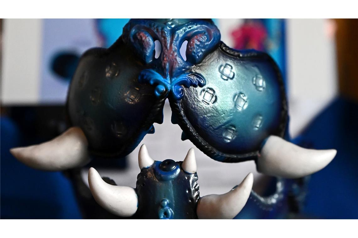 Die Maske ist für ein Cosplay des Charakters Derpy von den KPop Demon Hunters.