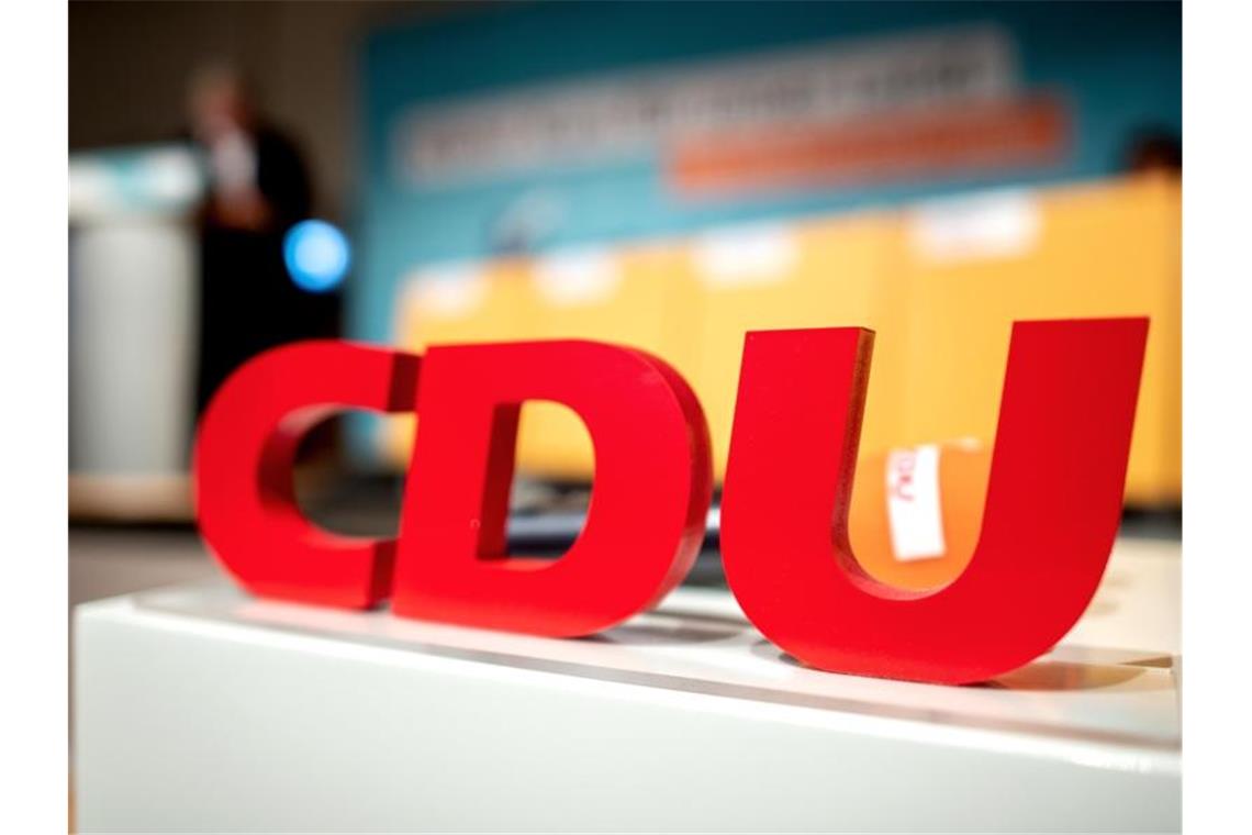 CDU-Politiker Löbel stolpert über Maskenaffäre