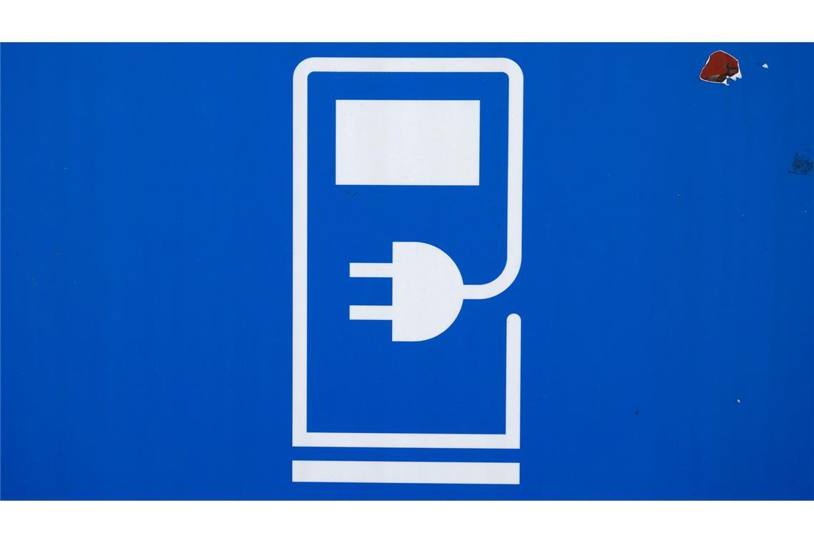 HUK Coburg: Große Mehrheit der Autobesitzer meidet E-Autos Die Mehrheit der privaten Autobesitzer in Deutschland misstraut nach einer Umfrage der HUK Coburg nach wie vor dem Elektroauto. (Symbolbild)