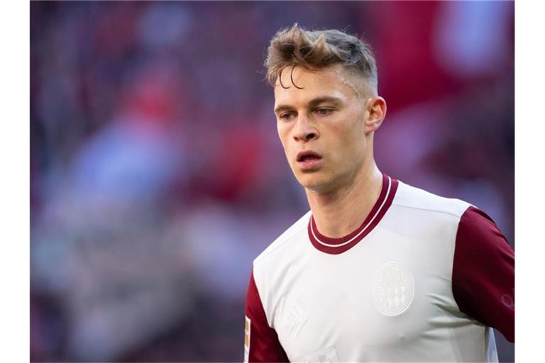 „Die Meinungen werden zwiegespalten sein“, sagt Joshua Kimmich über eine Fortsetzung der Bundesliga-Saison im Mai. Foto: Sven Hoppe/dpa
