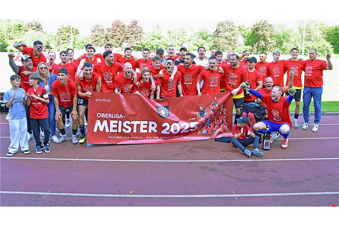 Die Meistermannschaft der Saison steigt in die Regionalliga auf. Auswärtssieg de...