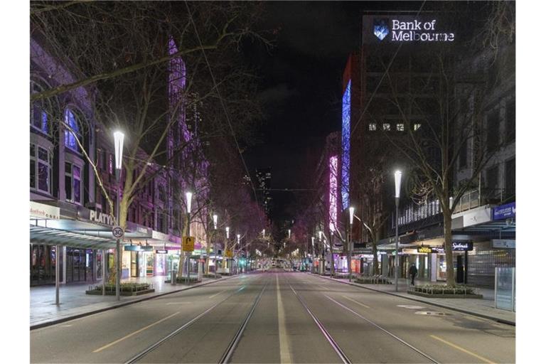 Die menschenleere Swanston Street im Central Business District in Melbourne. Foto: Asanka Brendon Ratnayake/AP/dpa