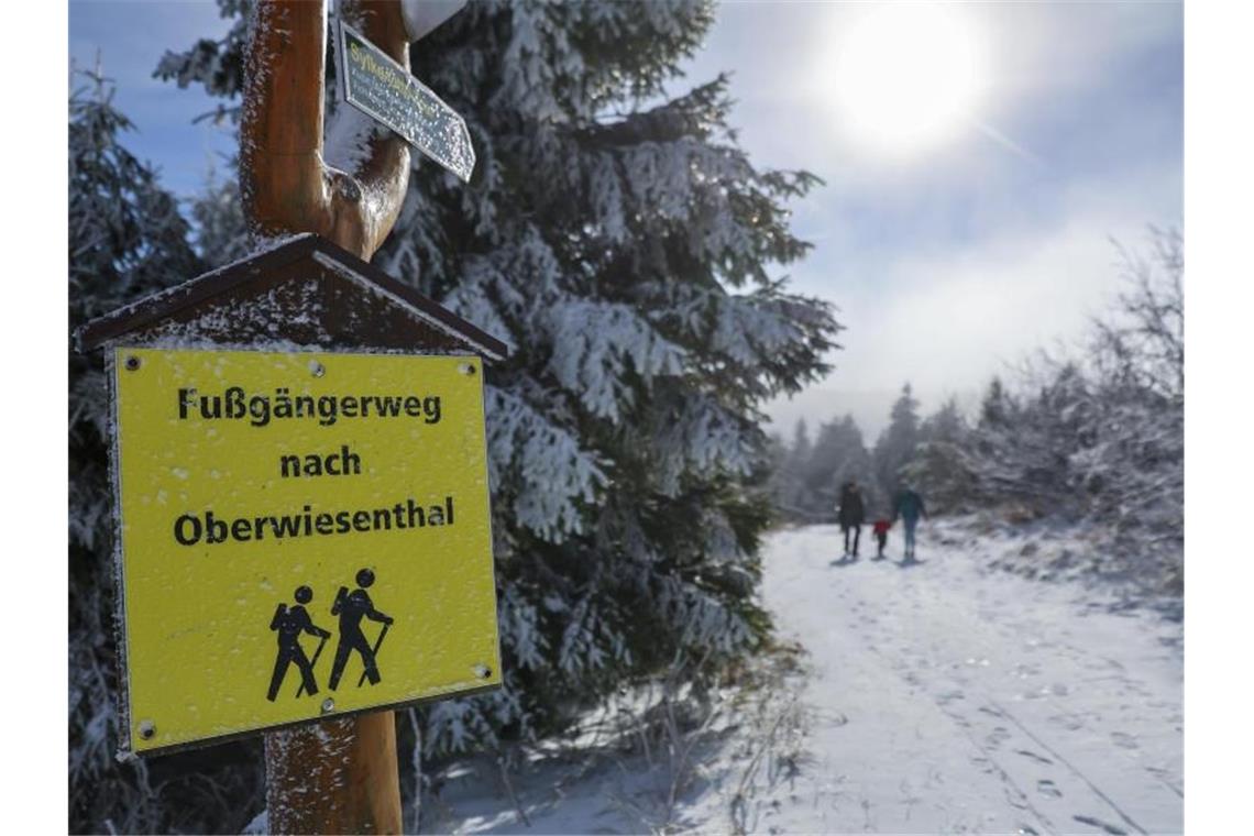 Wintereinbruch und Schnee zum ersten Adventswochenende