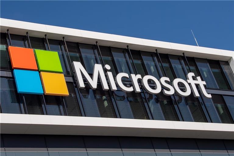 Die Microsoft-Software SharePoint dient zur Verwaltung und gemeinsamen Nutzung von Dokumenten. Es ermöglicht die Erstellung von Unternehmenswebsites, die Zusammenarbeit in Echtzeit und die Kontrolle der Benutzerberechtigungen.
