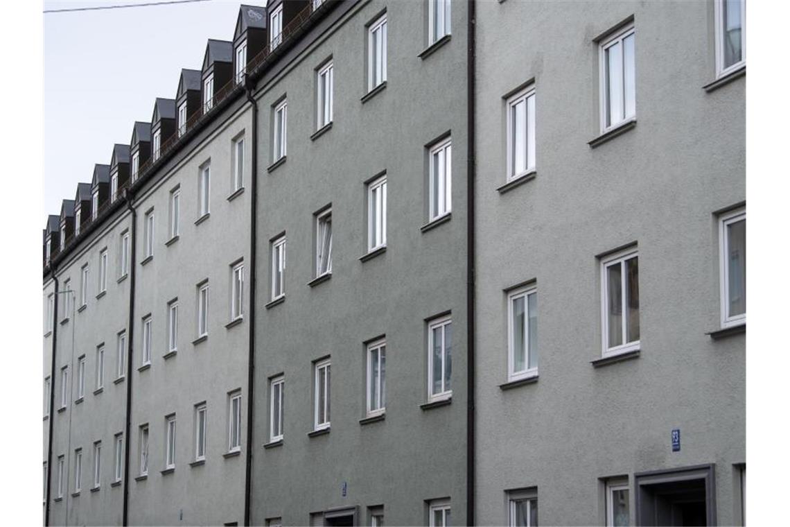 Musterklage zu Mieterhöhungen scheitert in letzter Instanz Die Mieten in der betroffenen Wohnanlage im Münchner Stadtteil Schwabing dürfen nach dem BGH-Urteil deutlich stärker steigen. Foto: Sven Hoppe/dpa