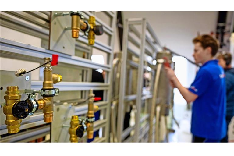 Die Mindestvergütung für Azubis im ersten Lehrjahr steigt im kommenden Jahr. (Symbolbild)