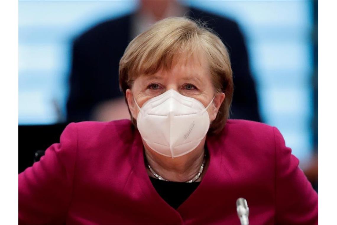 Geplantes Treffen: Termin für Bund-Länder-Runde wackelt Die Ministerpräsidenten und Bundeskanzlerin Merkel hatten bei ihrer jüngsten Videoschalte beschlossen, dass die Kanzlerin und die Regierungschefinnen und Regierungschefs der Länder am 12. April erneut beraten. Foto: Hannibal Hanschke/Reuters/Pool/dpa