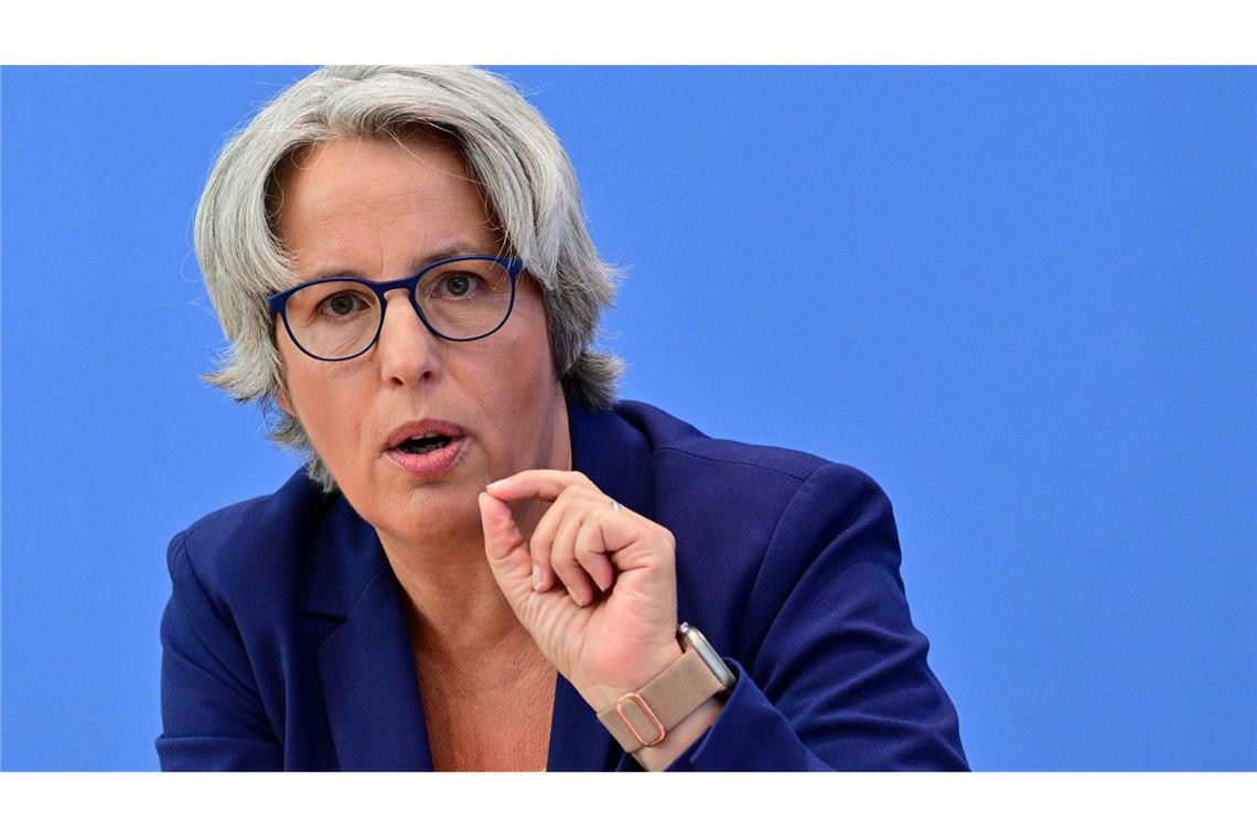Kindesmissbrauch: "Im Netz explodiert das Risiko" Die Missbrauchsbeauftragte des Bundes, Kerstin Claus, fordert in eindringlichen Worten mehr Kinderschutz: "Im Netz explodiert das Risiko sexualisierter Gewalt."