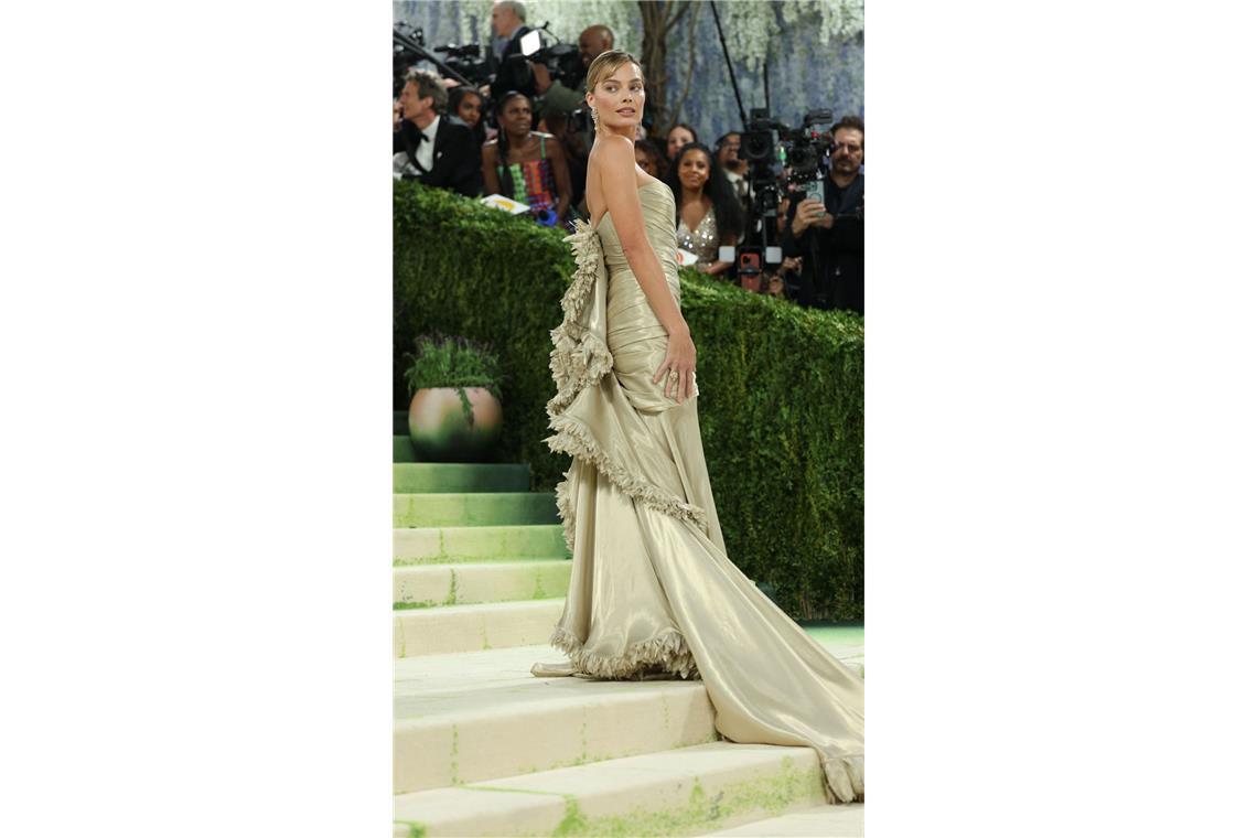Die mit der Goldkante – Schauspielerin Margot Robbie in Chanel.