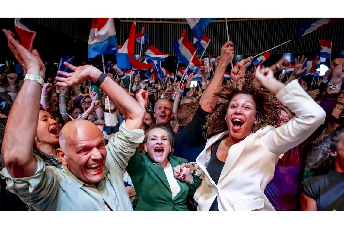 Schlappe für Wilders - Aber rechte Parteien weiter stark Die Mitte-Links-Partei D66 hat nach ersten Zahlen die Parlamentswahl in den Niederlanden gewonnen.