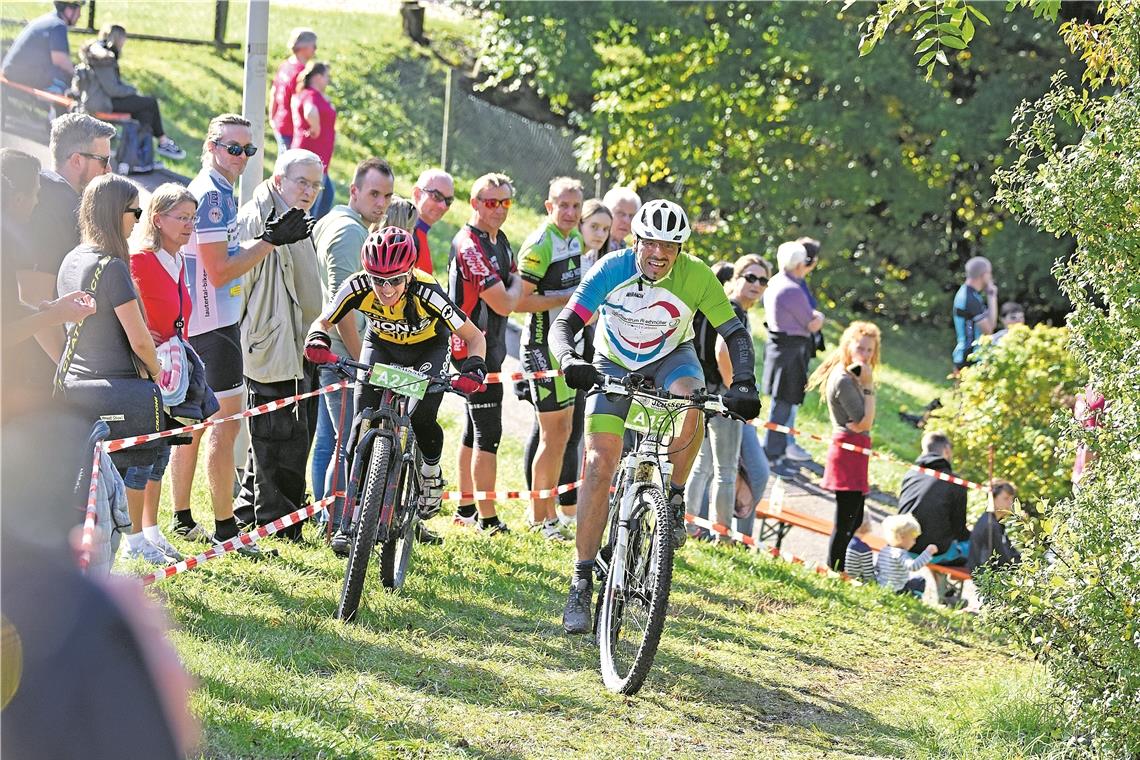 Sportlicher Ausnahmezustand bei den Rennen in Spiegelberg Die Mountainbiker haben sich teilweise über die Strecke gequält. Foto: T. Sellmaier