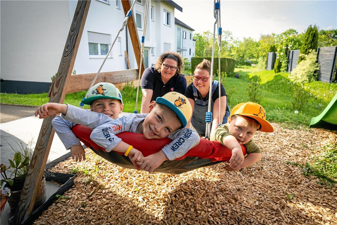 Vatertag und Muttertag im Doppelpack Die Mütter Marina (links) und Andrea Bohn feiern mit ihren Söhnen Henry, Hugo und Hannes den Muttertag und Vatertag jeweils als Familientag. Foto: Alexander Becher