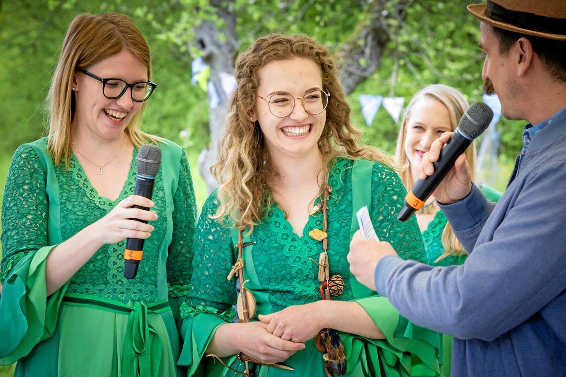 Fünf Kandidatinnen für die Schwäbische Waldfee Die Nachfolgerin von Michelle Fuchs (mitte) wird nun gesucht. Archivfoto: Alexander Becher