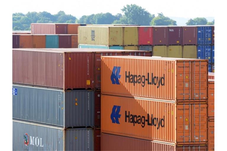 Die Nachfrage nach Container Equipment ist momentan sehr hoch. Foto: picture alliance / dpa