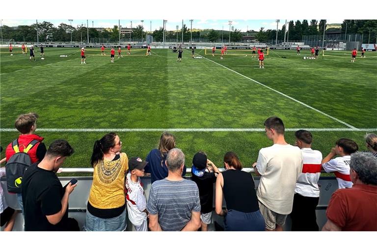 Die Nachfrage nach den Tickets für das öffentliche Training des VfB ist nach wie vor enorm groß.