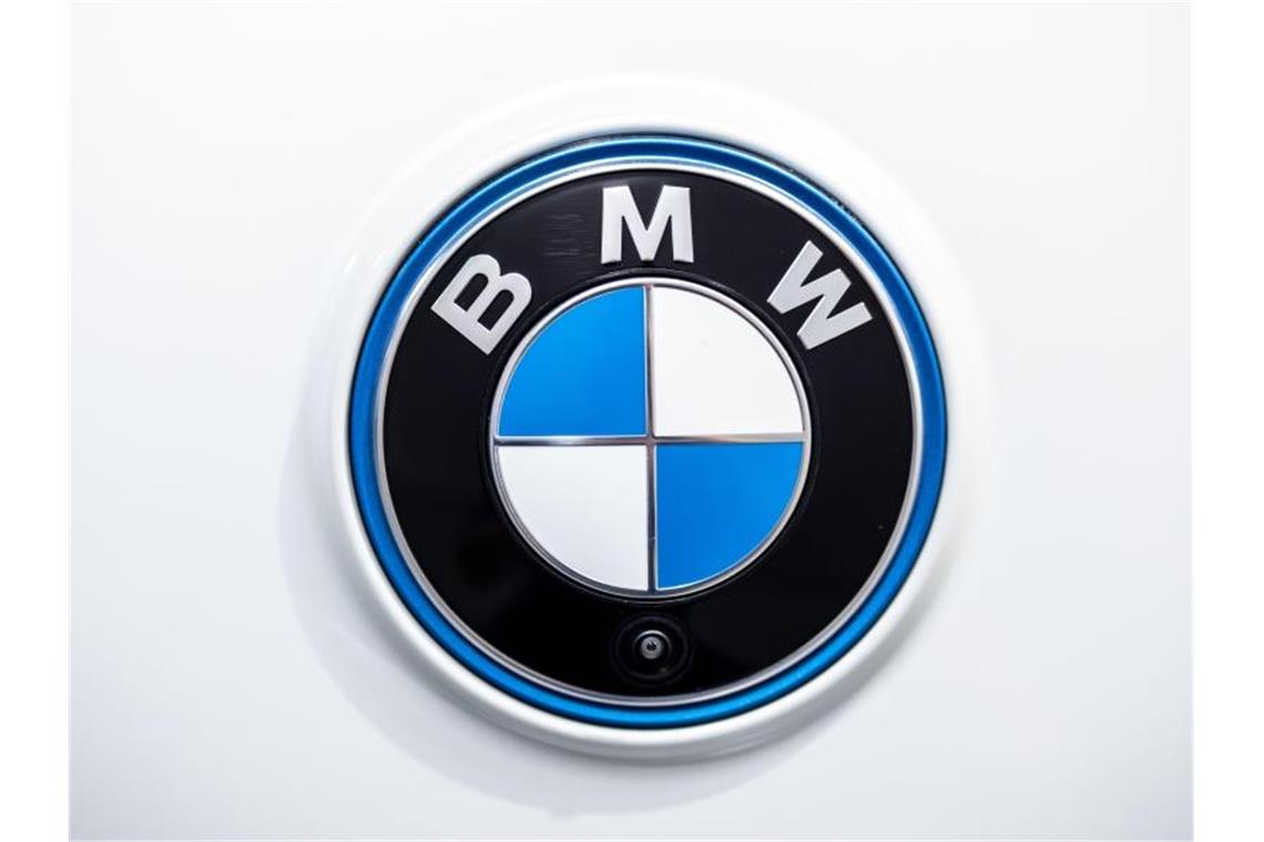 BMW: CO2-Vorgaben 2021 „klar übererfüllt“ Die Nachfrage nach E-Autos ist stark gestiegen. Foto: Matthias Balk/dpa