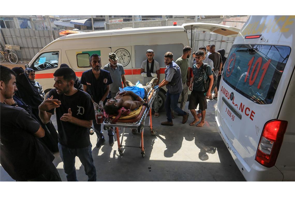 Klinik: Fünf Journalisten unter 19 Toten bei Angriff Israels Die Nachrichtenagenturen AP und Reuters haben sich erschüttert über den Tod von Mitarbeitern durch einen Angriff im Gazastreifen gezeigt. (Archivbild)