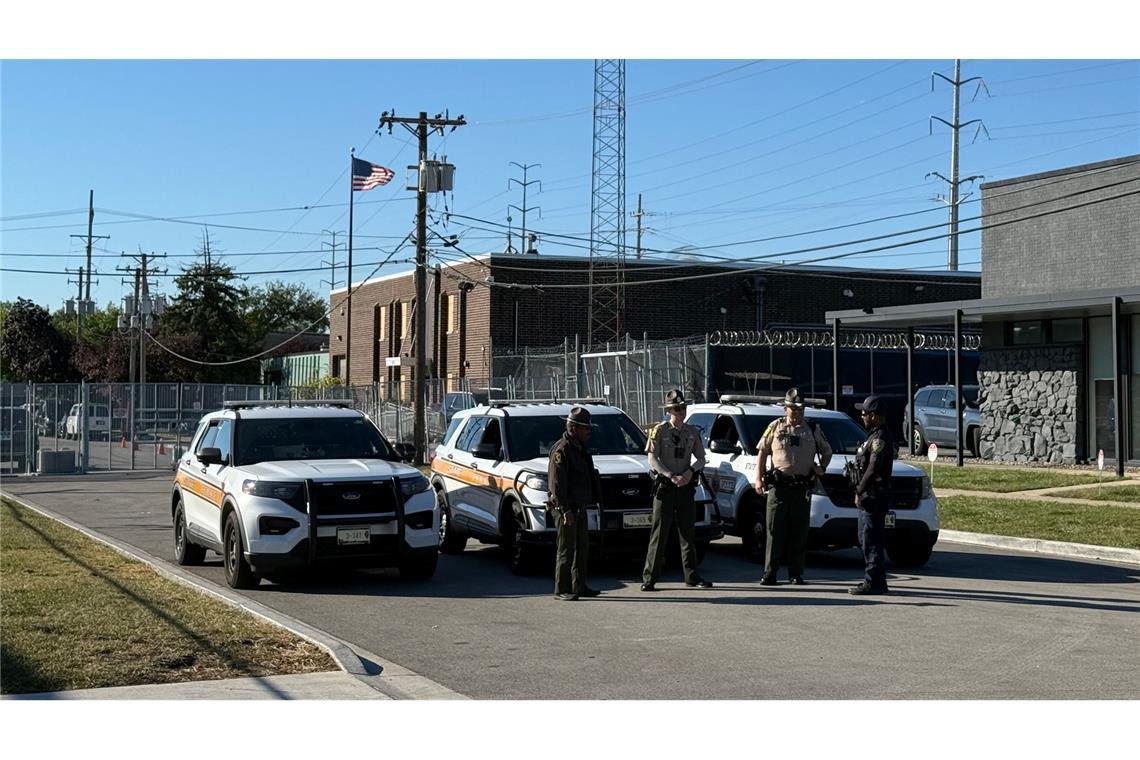 US-Medien: Nationalgarde im Raum Chicago im Einsatz Die Nationalgarde ist nach US-Medienberichten inzwischen im Raum Chicago im Einsatz.