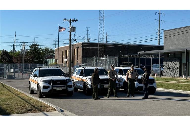 Die Nationalgarde ist nach US-Medienberichten inzwischen im Raum Chicago im Einsatz.