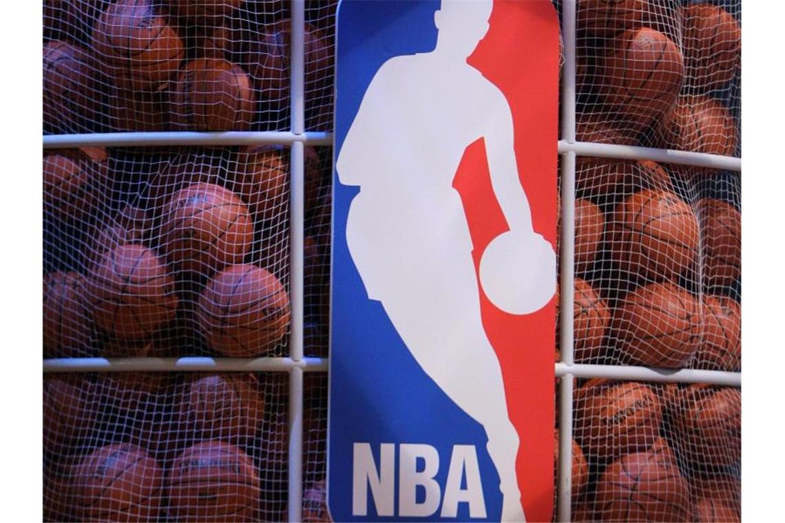 NBA steuert auf Rest-Saison mit 22 Teams zu: Deutsche dabei Die NBA hofft auf eine Fortsetzung der Saison mit 22 von 30 Mannschaften. Foto: Justin Lane/EPA/dpa