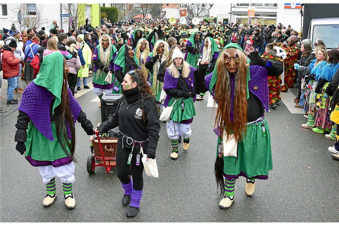 Die neu gegründete Erste Narrenzuft Aspach, die Woiberg-Hexa, hatten keine weite...