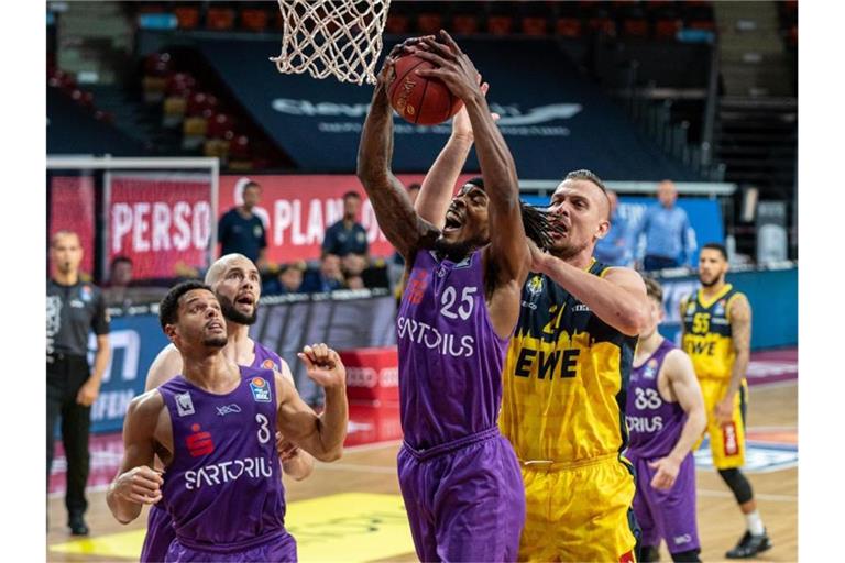 Die neue BBL-Saison soll am 6. November starten. Foto: Tilo Wiedensohler/fotoduda.de/dpa