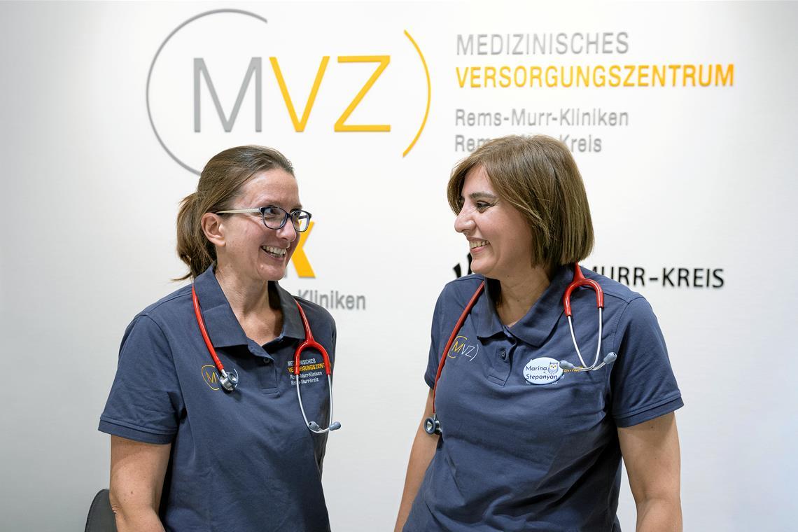 Die neue Kinderarztpraxis im MVZ Backnang war ein wichtiger Schritt zur Verbesserung der medizinischen Versorgung für Kinder im Rems-Murr-Kreis. Marina Stepanyan (rechts) und Veronika Seethaler versorgen hier die kleinen Patienten. Archivfoto: Alexander Becher