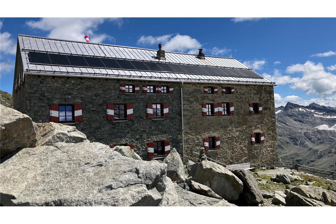 Die Neue Prager Hütte stand früher nah am Gletscher.