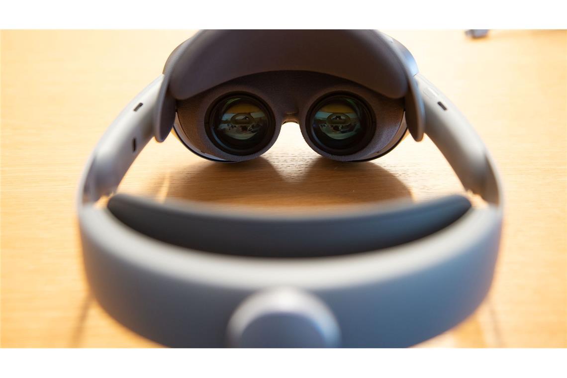 Samsung stellt Konkurrenz für Apple-Brille Vision Pro vor Die neue Samsung-Brille - hier zu sehen ihr Prototyp aus dem Frühjahr - gibt es deutlich günstiger als Apples Vision Pro.