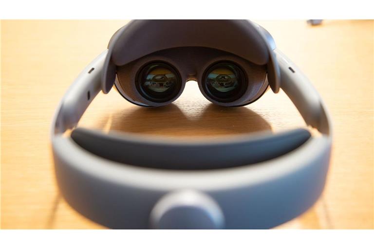 Die neue Samsung-Brille - hier zu sehen ihr Prototyp aus dem Frühjahr - gibt es deutlich günstiger als Apples Vision Pro.