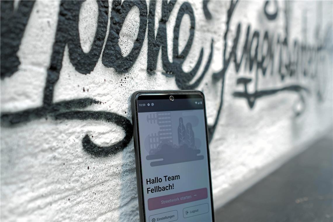 Die neue Streetwork-App hilft Fachkräften, ihre Rundgänge zu dokumentieren. Foto: LRA